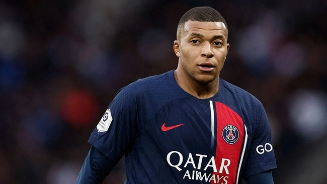 Kylian Mbappé (Paris Saint-Germain) - Top Best Football Players